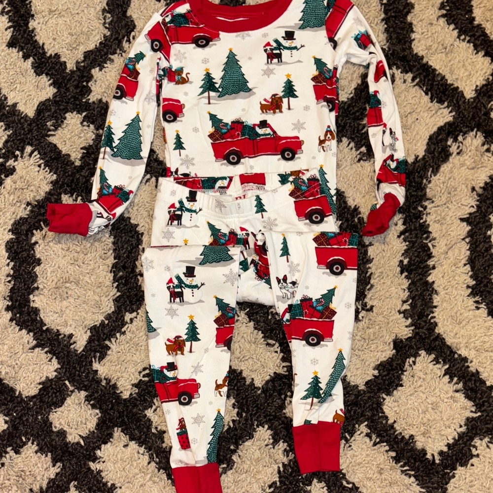 3 for $20! Kids size 5 5t Christmas holiday pajama set The Children's Place